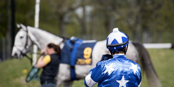 Tävling Jockey_häst_hjälm Elina Björklund.jpg