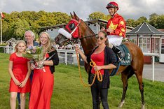 f66v2dTw Noelle kopia