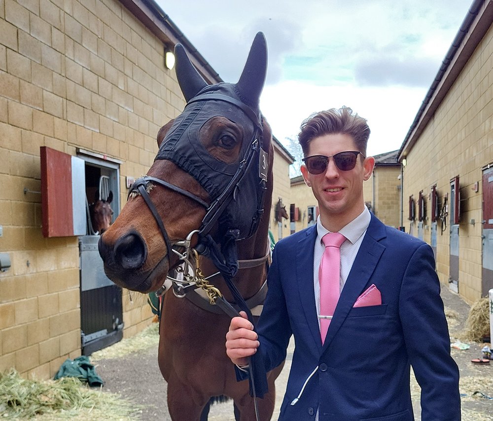 Gaelic Warrior och Elliot Öhgren Cheltenham