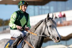 i-QmMJk6N-X2 Monsieur Vic och Kevin Parkin på väg mot vinnarcirkeln redigerad