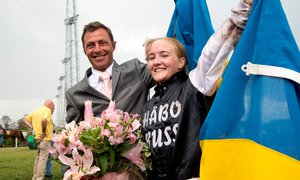 i-jNZxXNJ-X3 Josefin Landgren och Fredrik Johansson efter VM segern