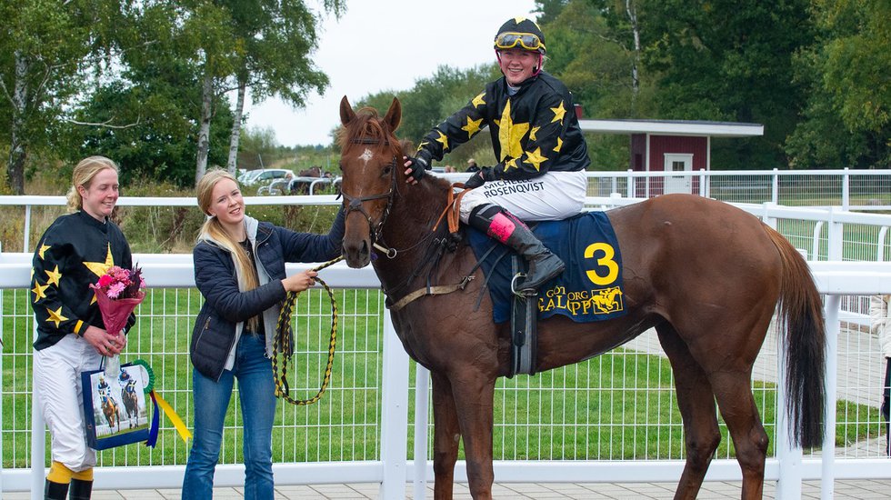 i-tx3VL8L-X2 Started It All på Göteborg Galopp 1 oktober 2022 kopia