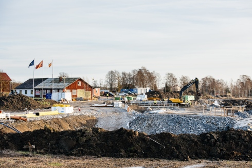 Schaktgropen för läktarbyggnaden Bro Park