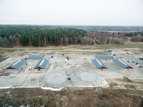 stallar uppifrån bro park