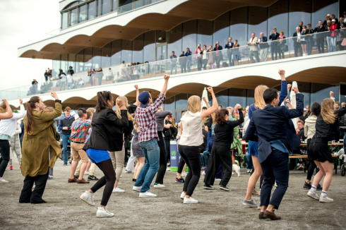 flashmob bro park invigning